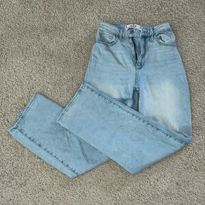 Hollister ultra high rise dad jeans!
